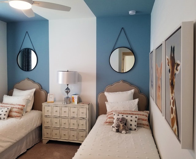 Hang Mirrors for personalization